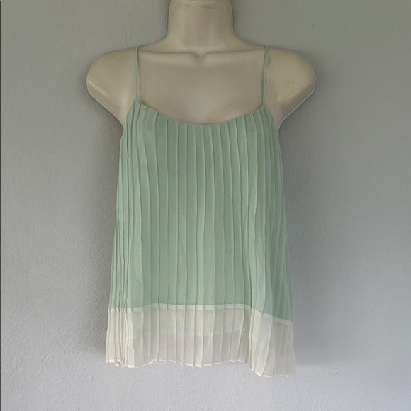Bar III Barcelona opal blue white lightweight chiffon pleated cami top small - Picture 3 of 11